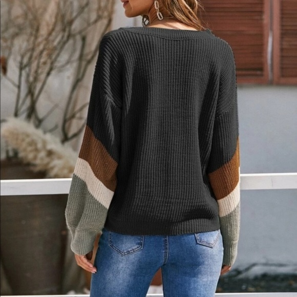 🛍 Colorblock Sweater - Picture 5 of 7